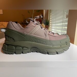 Nike Air Zoom Vomero Roam Mink Brown Medium Olive / 8.5